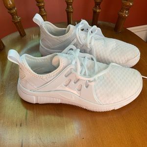 White Nike Sneakers SIZE 7